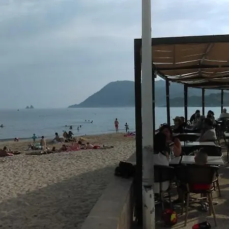 Apartman Meuble Aux Sablettes Sur